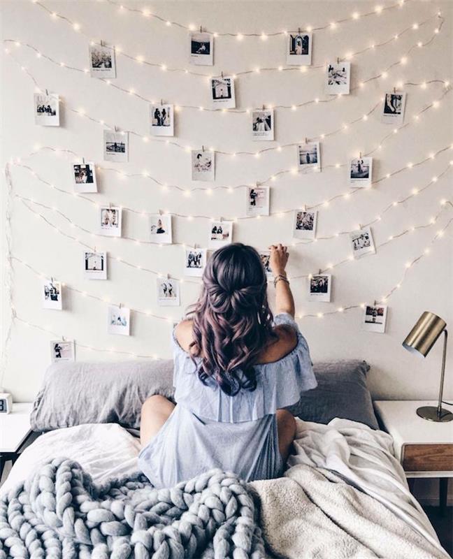 Dievča, ktoré a fotografie polaroidového fotoaparátu na stenu so svetlou girlandou, rozloženie spálne 10m2, diy deco tumblr