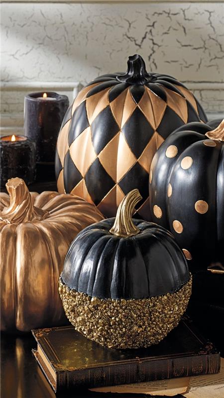 dekorativt föremål, manuell aktivitet med polystyrenpumpa och svart och guldglitterfärg, dekorativa tillbehör till Halloween i svart och guld
