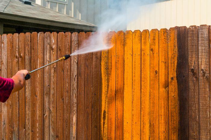 staket estetiska och ekonomiska lösningar idé om behandlat trästaket