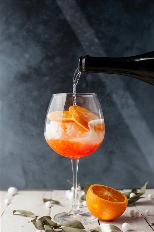 cocktail med prosecco spritz ingredienser bouteuille isbitar citrus apelsin