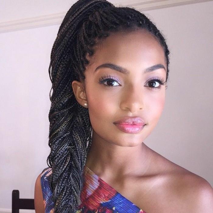 teen-girl-účes-s-nádhernými-vrkočmi-návrh-afro-účes