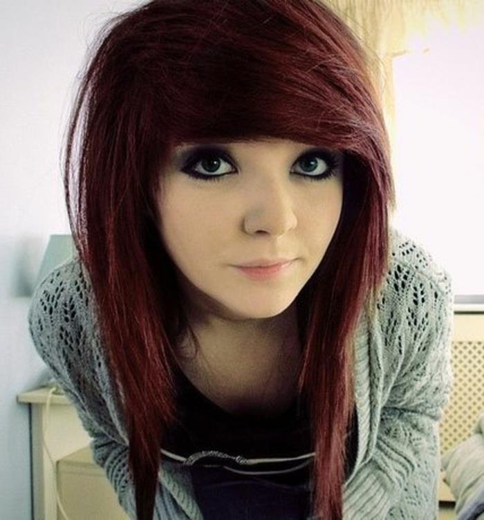 účes-funky-červené-vlasy-úžasný-návrh-účes-teen-dievča