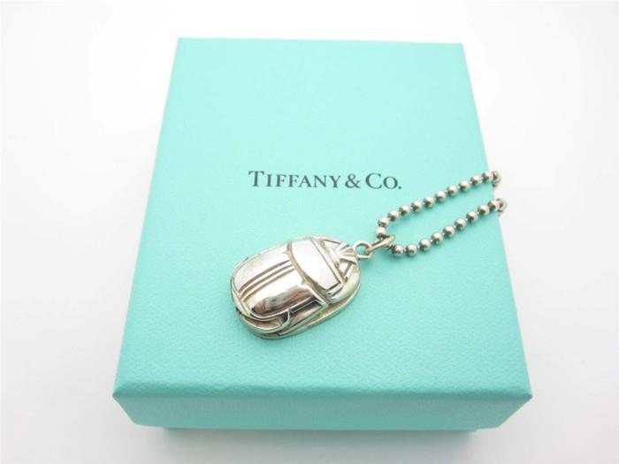 mystisk-scarab-long-halsband-Tiffany-storlek