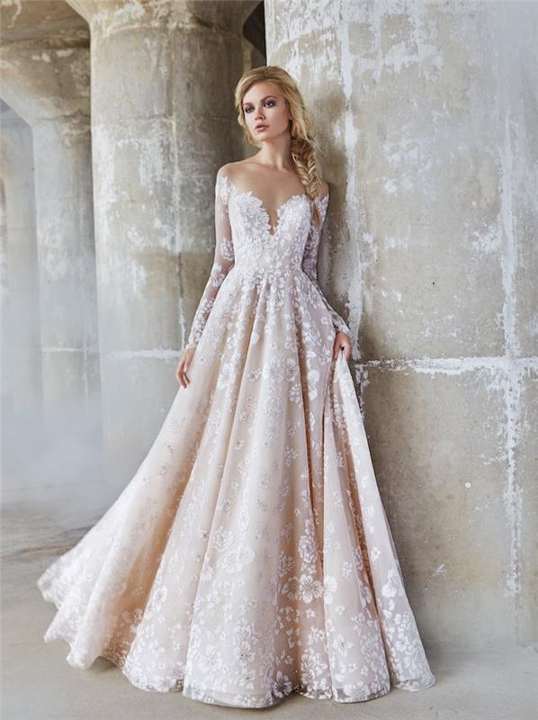 najkrajšie svadobné šaty, ukážka princeznovských šiat, bieleho a šampanského, vyšívaných kvetov a transparentných čipkovaných rukávov