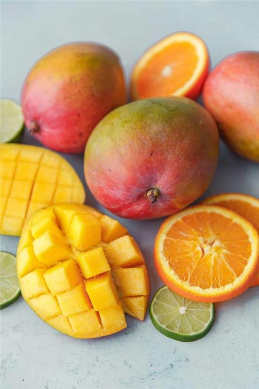 كيفية تقطيع المانجو والبرتقال والليمون والمانجو على منضدة