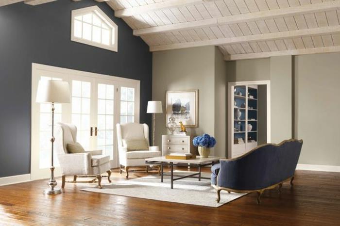 hur-att-dekorera-ditt-sovrum-under-sluttande-grå-vägg-trä-parkett-grå-vägg-stort-fönster