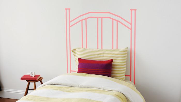 hur du dekorerar ditt rum, sänggavel för att göra dig själv med washi -tejp, rosa ränder, tonårsflickor