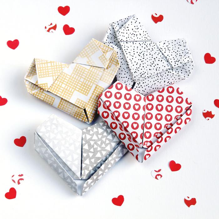 nápad na jednoduché origami DIY na Valentína, ako vyrobiť malé darčekové krabičky ako origami srdiečka
