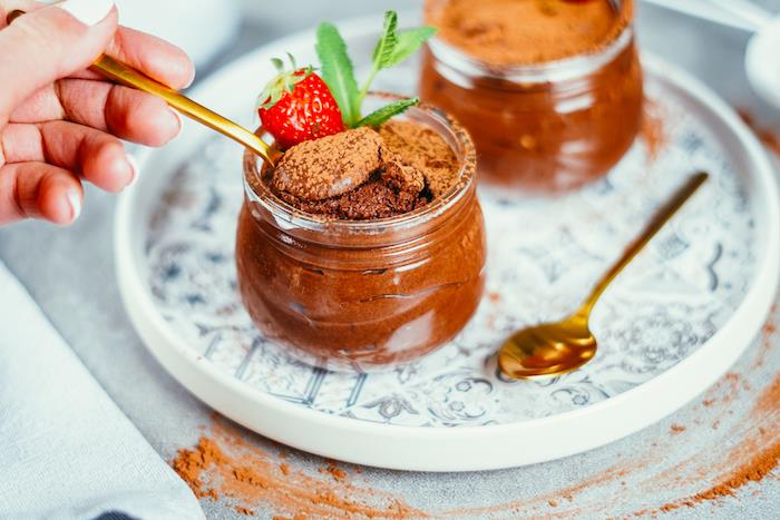 hur man gör chokladmousse utan ägg, vegansk version, idé om lätt och fräsch efterrätt