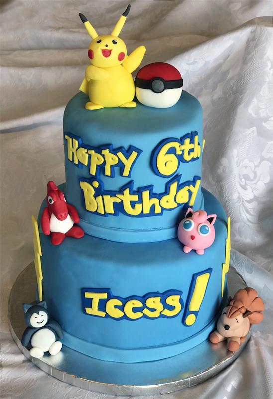 dekorácia pokemonovej torty, vrstvená torta, modrý marcipán, figúrka pikachu, gramofón, roztomilé pikachu