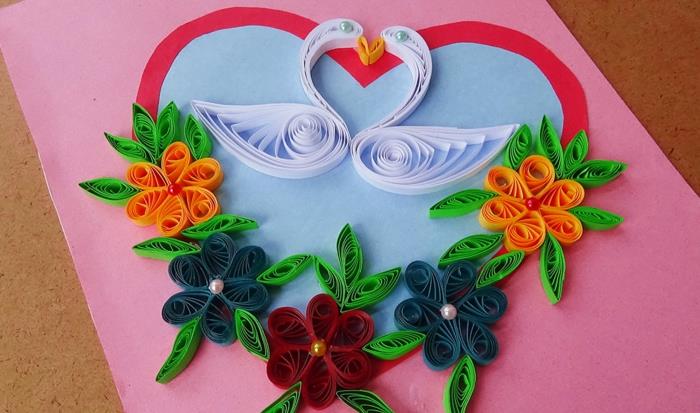 kvetinová kytica, srdce a dvaja vtáčiky, ružové blahoželanie s papierovou ozdobou