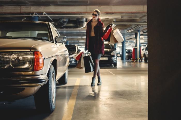 كيف ألبسني اليوم امرأة أنيقة عارضة أنيقة