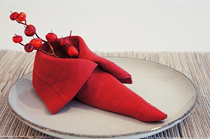 nápad na skladanie papierových obrúskov návod na jednoduchú výrobu s látkovým obrúskom, látkový model v tvare papuče
