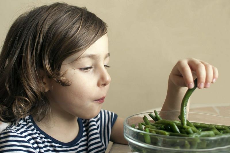 zmrazte zelené fazuľky, dieťa zje zelené fazuľky