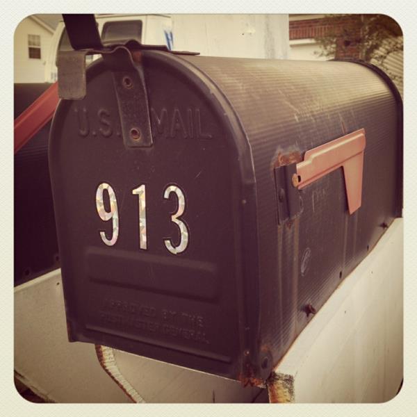 cool-classic-deco-from-the-mailbox