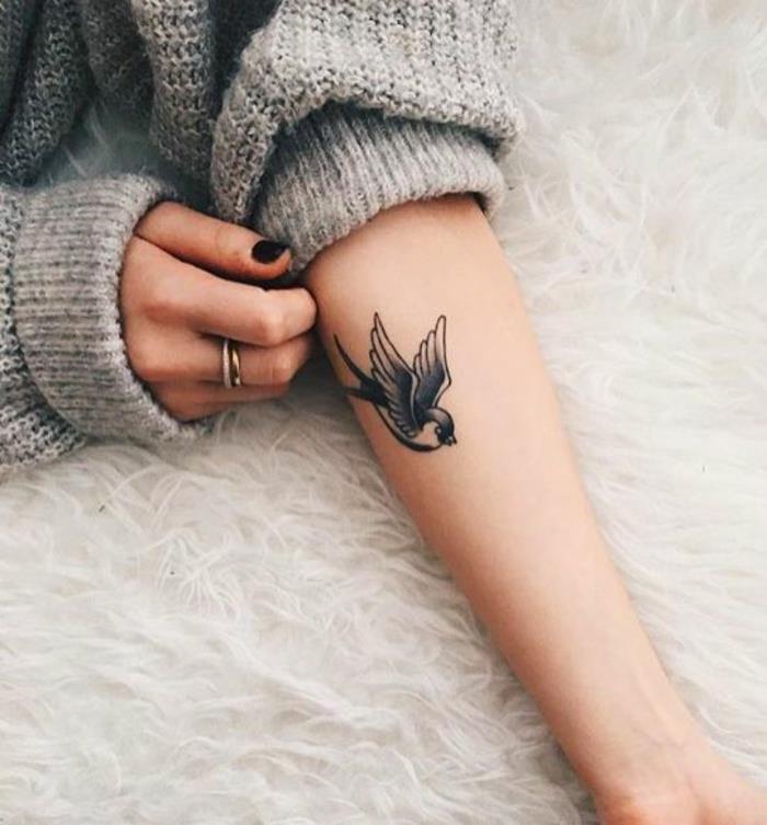 Pin up sova tetovanie znamená tetovanie old school tetovanie lastovičky