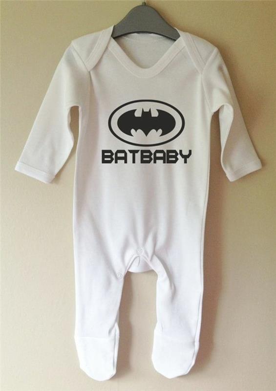 útulné-pyžamo-novorodenec-pyžamo-chlapček-batman-batbaby