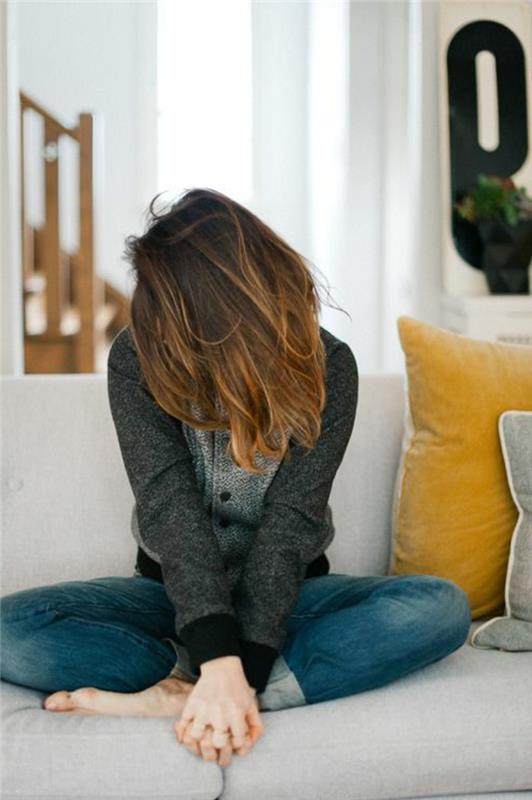 karamellfärg-medium-långt-hår-komfort-håll