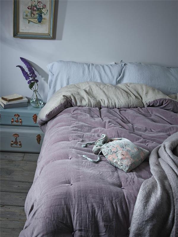 farba-purpurová-farba-nápady-deko-obývačka-posteľ-spálňa