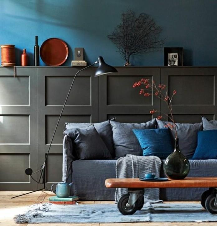 farba-farba-obývačka-modrý-nábytok-a-doplnky-sivá-dekor-stolík-dizajn-originál-deko-salón-gris-idee-geniale