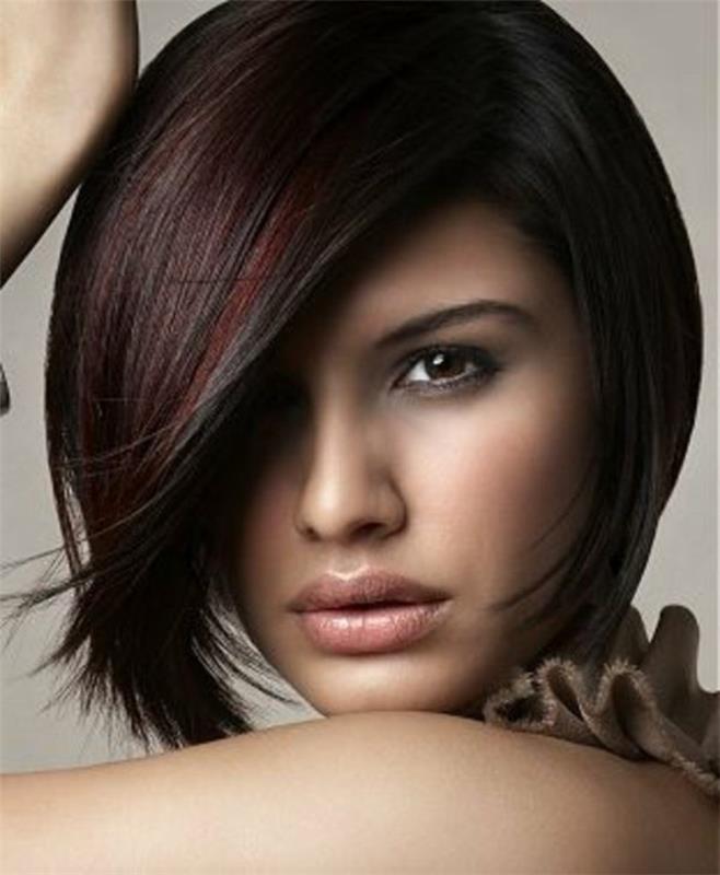 krátky-asymetrický-strih-žena-farba-ryšavých vlasov-krátky-účes-ryšavé vlasy
