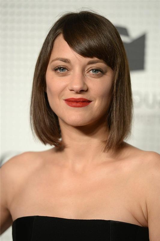 Marion Cotillard, stupande bob, medellång frisyr, vinklade lugg, brunt hår