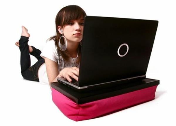 ružový-vankúš na laptop