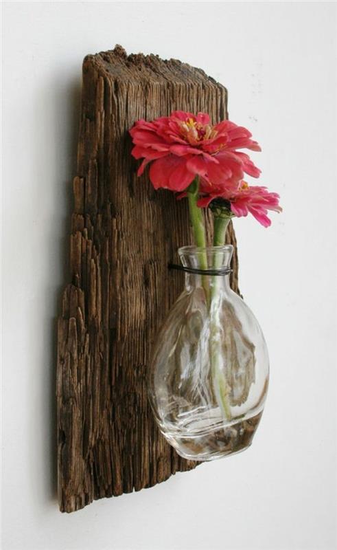 tvorba-v-dreve-plavacky-cervena-kvetinová-stena-váza