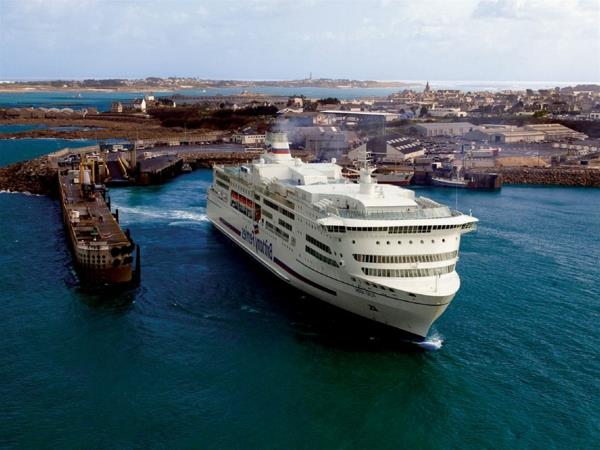 kryssningar-i-Medelhavet-kryssningsfartyg