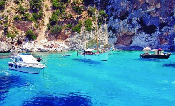 kristallklart vatten-kryssningar-i-Sardinien