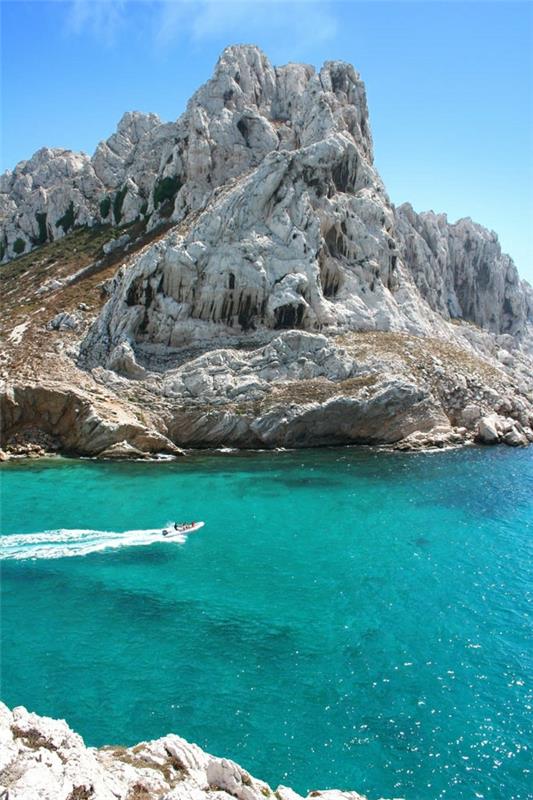 kryssningar-i-Medelhavet-vackert-landskap