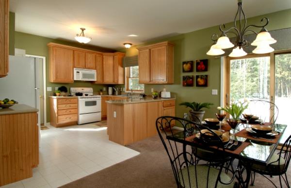 مطبخ مفتوح على غرفة الطعام - أبيض - قرميد - أخضر - جدران