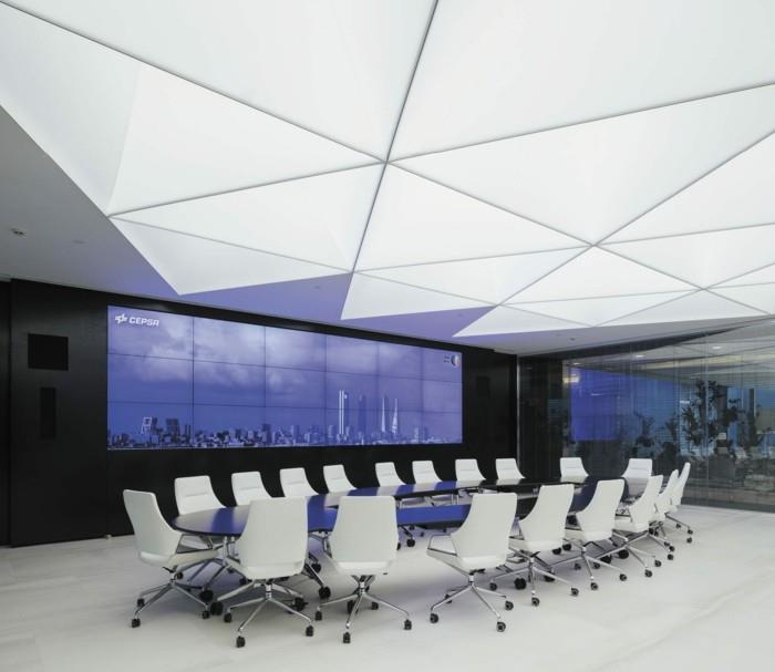 ljus-kakel-idé-kontor-utrymme-barrisol-tak-dekoration-ideer