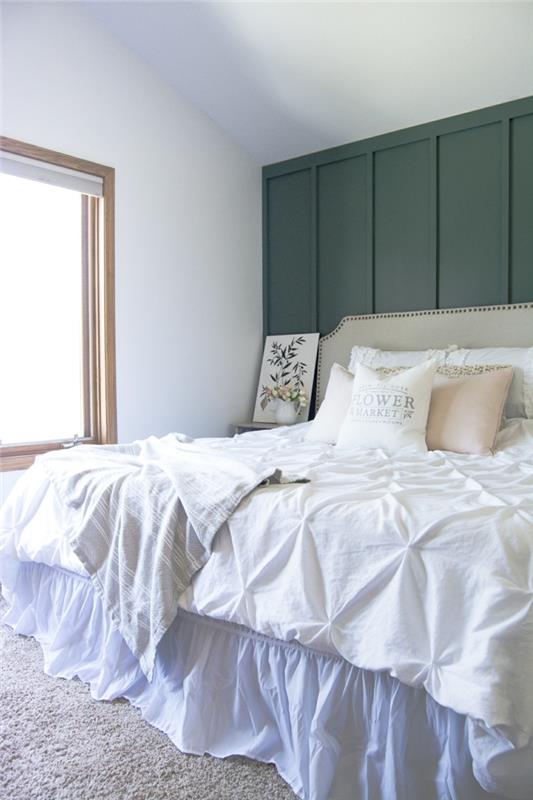 سرير أبيض ، طقم سرير عتيق ، غرفة نوم مشرقة ، سجادة رمادية ، طلاء جدران بلونين