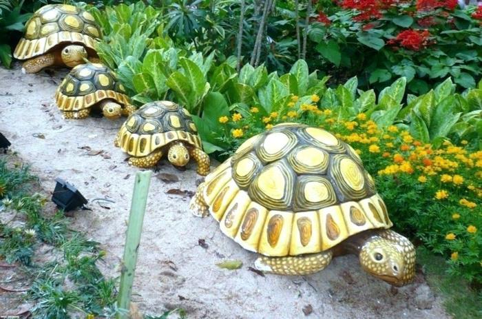 sköldpaddor för trädgården, rabatter, trädgårdsväg, utomhusdekoration, trädgårdsbild