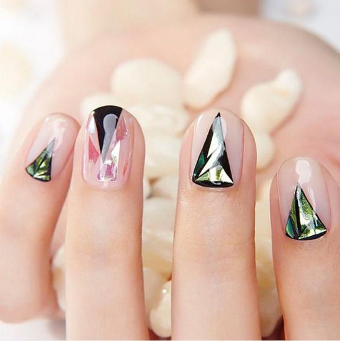 deco-nail-manikúra-kutilstvo-s-irridescentnou fóliou