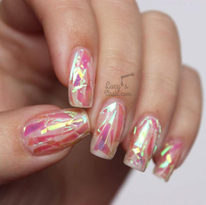 deco-nail-nail-s-holografickými odleskami