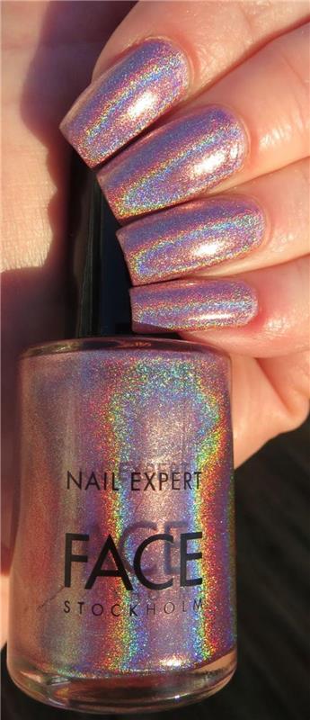 deco-nail-art-trend-lak-hologram