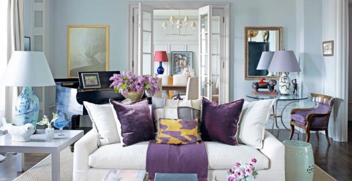 Deco-obývacia izba-vo-svetlo-purpurovo-purpurovej-farbe-bielej-pohovke-dobre zariadená