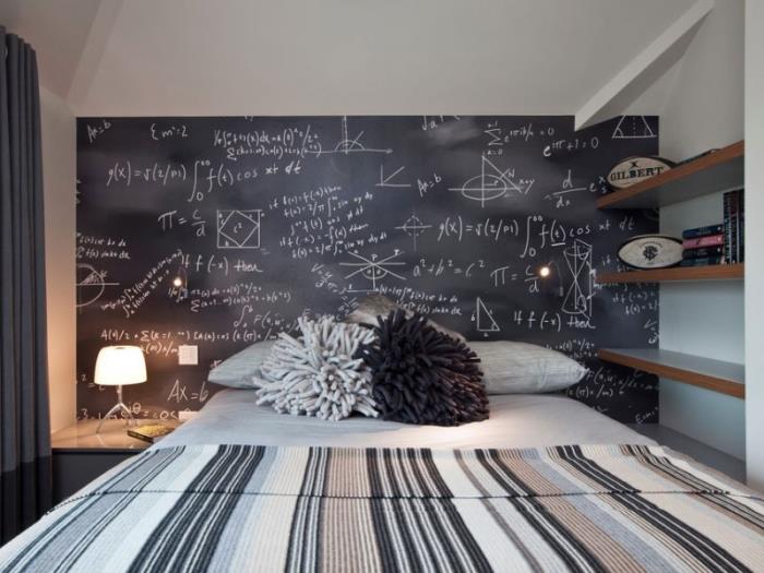 فكرة ديكور غرفة البنات ، وسائد زخرفية مستوحاة من الكريات المصنوعة يدويًا ، وغطاء سرير مخطط بألوان محايدة