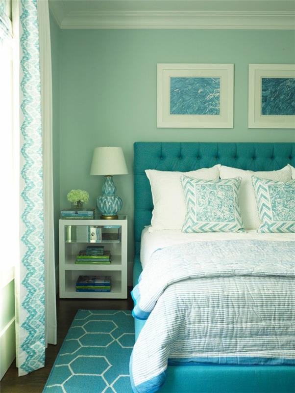 föräldra sovrum färg, geometriska former mattor, stort fönster, dekorativa kuddar