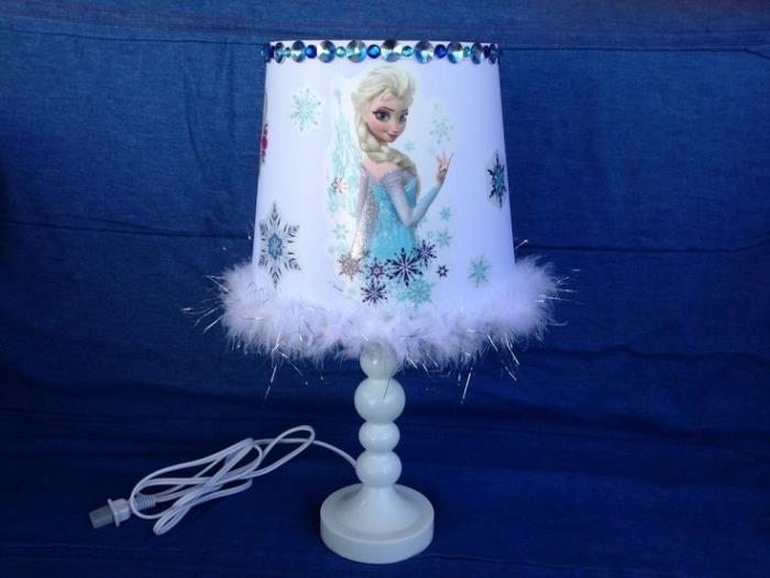 Idea creation deco, nočná lampa na bielo lakovanom dreve s nálepkami Elsa a snehovými vločkami