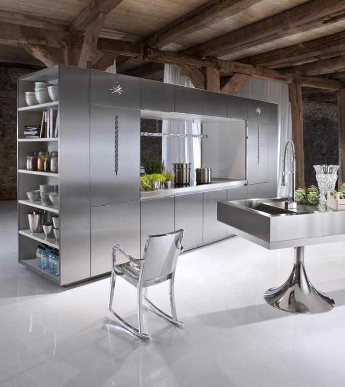 príklad, ako zariadiť kuchyňu s bielou podlahou a dreveným stropom nábytkom s efektom z nehrdzavejúcej ocele, príklad farby s textúrou z nehrdzavejúcej ocele