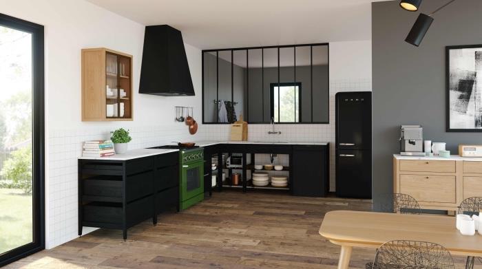 lacno vybavená kuchyňa, rohový kuchynský dekor s čiernym nábytkom, model rozloženia kuchyne v tvare L