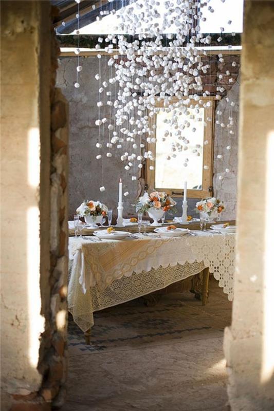DIY-papper-krans-dekor-att-dekorera-bröllop-hallen