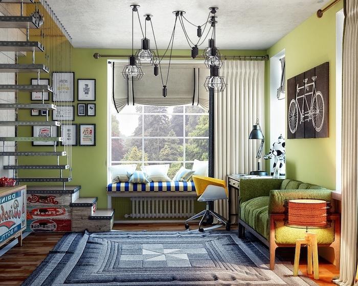 تصميم غرفة نوم بجدران خضراء ودرج في الظل المعدني ، وطلاء دراجات على الخشب