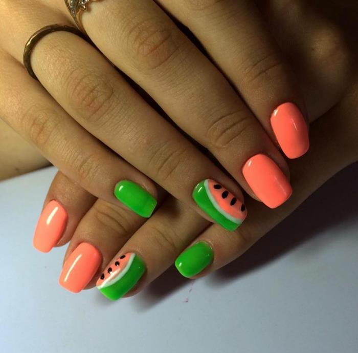nagelkonst i grönt och korall, vattenmelonspikdesign, sur sommarmanikyr, fyrkantiga naglar