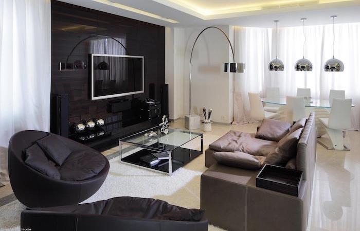 moderná obývacia izba s dizajnovým nábytkom a súčasnou dekoráciou