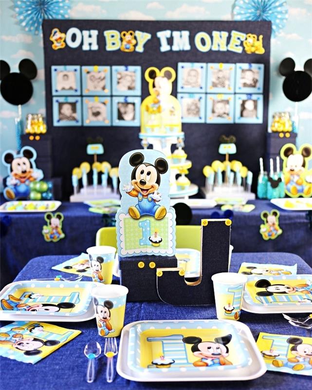 1 års födelsedagsdekoration på mickey mouse -tema, bord och buffédekoration i blått och gult, mickey mouse -porslin för 1 års födelsedag
