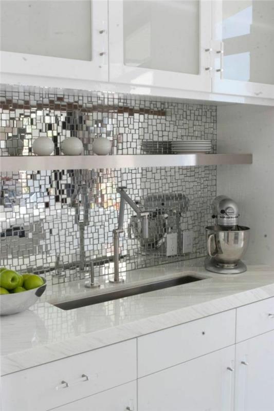 modern-ikea-speglar-dekoration-i-köket-väggen-av-speglar-underbar-idé